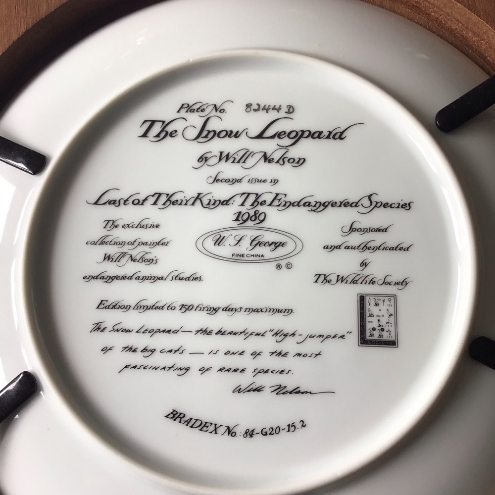 W S George - The Snow Leopard Plate with Van Hygan & Smythe Display Frame - Picture 5 of 12